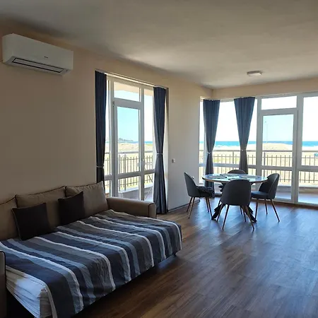 Seahome Beachfront Sea View Terrace Quiet Parking Apartment *